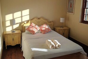 Traditional Villa, 5 Bedrooms | 5 bedrooms, premium bedding, desk, iron/ironing board - Belfield Beach Estate (Sandys Parish)