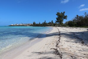 On the beach, white sand - Belfield Beach Estate (Sandys Parish)