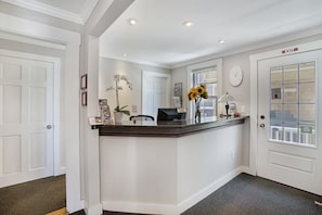 Reception - The Foxberry Inn (Provincetown)