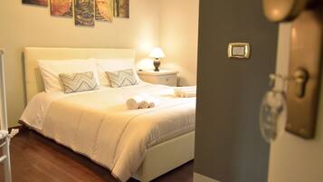 Deluxe Double Room, City View | Desk, free WiFi