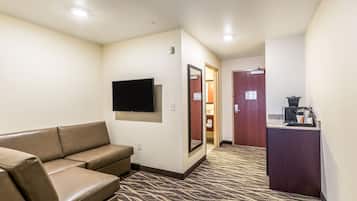 Studio, flere senger, ikke-røyk (Queen) | Oppholdsområde | En 40-tommers Flatskjerm-TV med kabel-kanaler samt TV