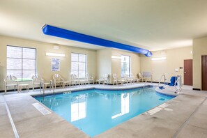 Indoor pool - Cobblestone Hotel & Suites - Hartford (Hartford)