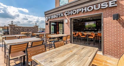 Cobblestone Hotel & Suites - Hartford