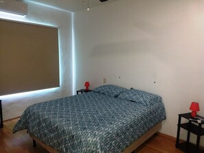 Family Penthouse, 3 Bedrooms, Jetted Tub, Pool View | 1 bedroom, desk, iron/ironing board, free WiFi - Casa Blanca PH by TA (Cancun)