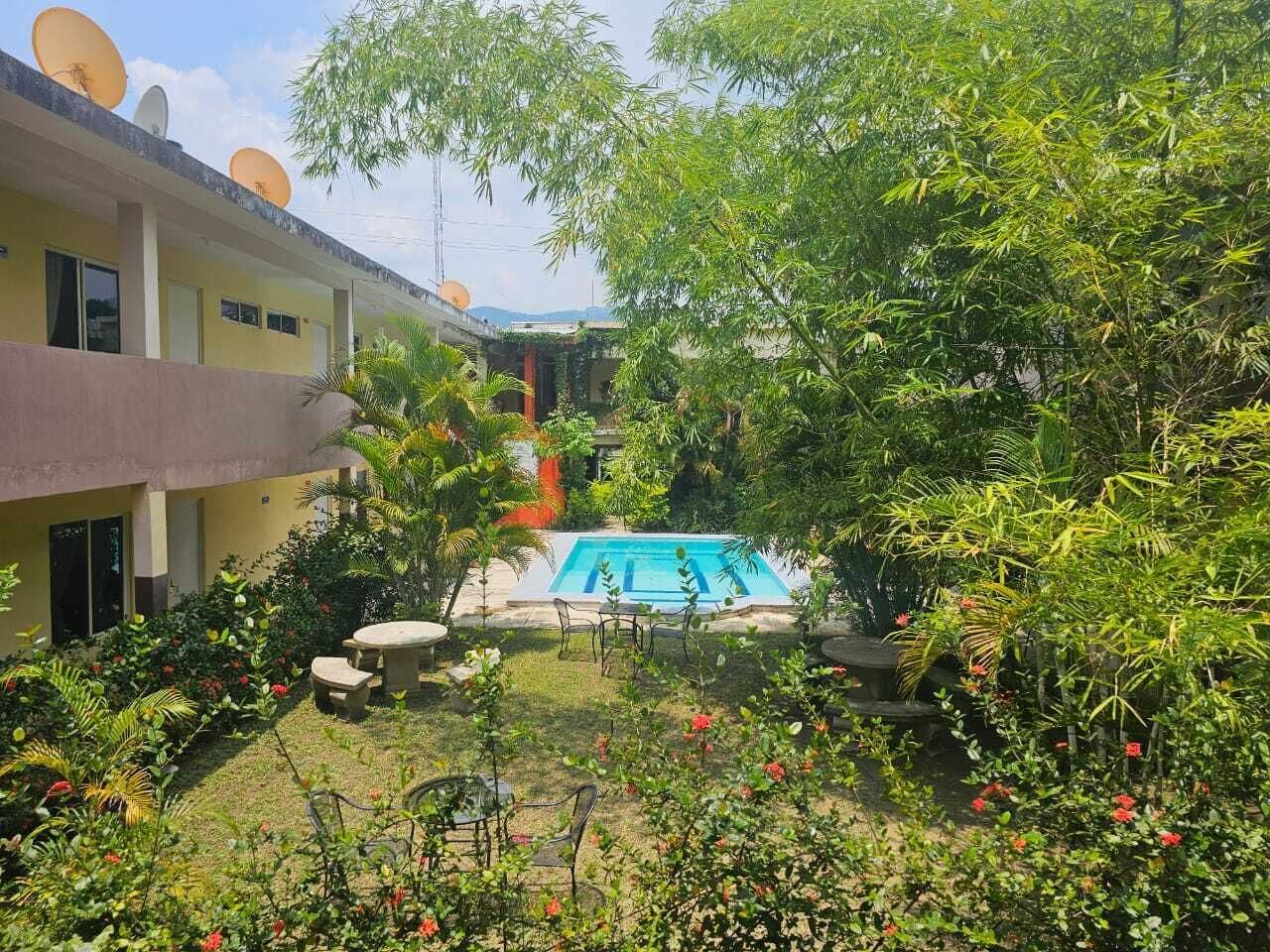 Quang cảnh vườn