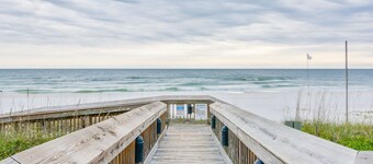 Tradewinds Condos by Hosteeva