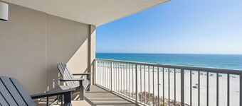 Tradewinds Condos by Hosteeva