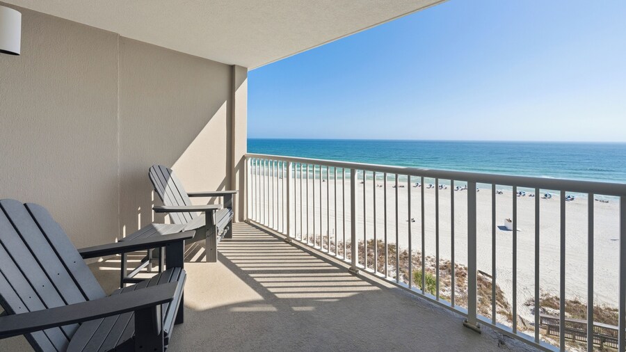 Tradewinds Condos by Hosteeva