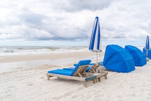 On the beach - Tradewinds Condos by Hosteeva (Orange Beach)