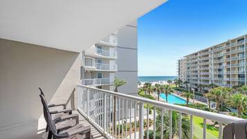 Apartamento Confort, 2 habitaciones, 2 baños | Vistas del balcón