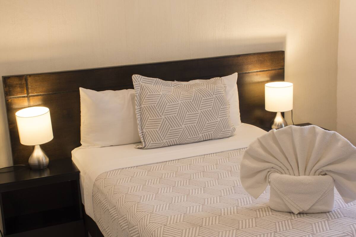 In-room safe, bed sheets