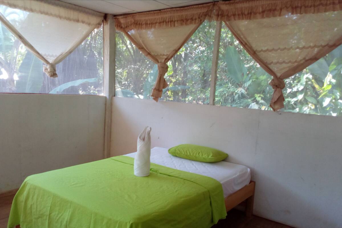 Single Room | Free WiFi