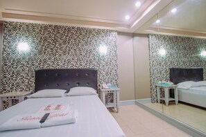 Kamer (Garage) | Een bureau, gratis wifi