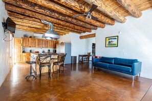 Smart TV, books, stereo