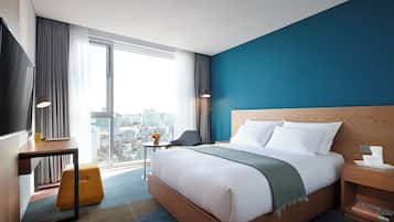 Premium bedding, in-room safe, desk, blackout curtains