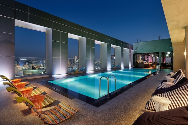 Alberca al aire libre por temporada