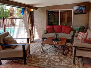 Smart TV, fireplace, video game console, DVD player