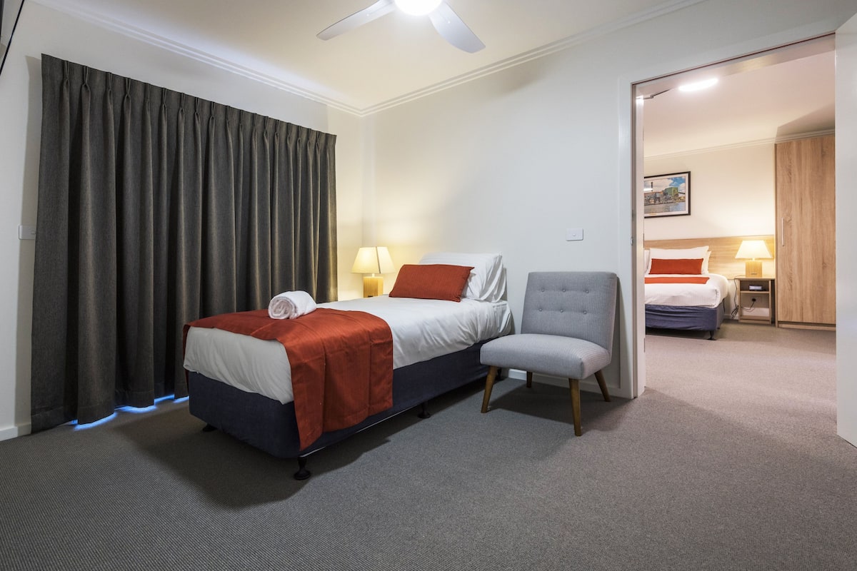 2 Bedroom Accessible Suite  | Free WiFi, bed sheets