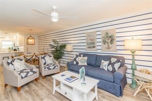 Unclassified image, 2 of 21, button - Anna Maria Gulf Beach Place Just Steps To The Edge Of The Water (Holmes Beach)