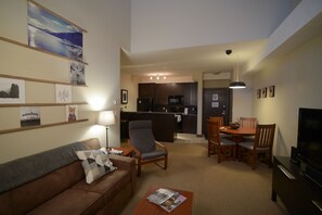 Smart TV, fireplace, DVD player, books