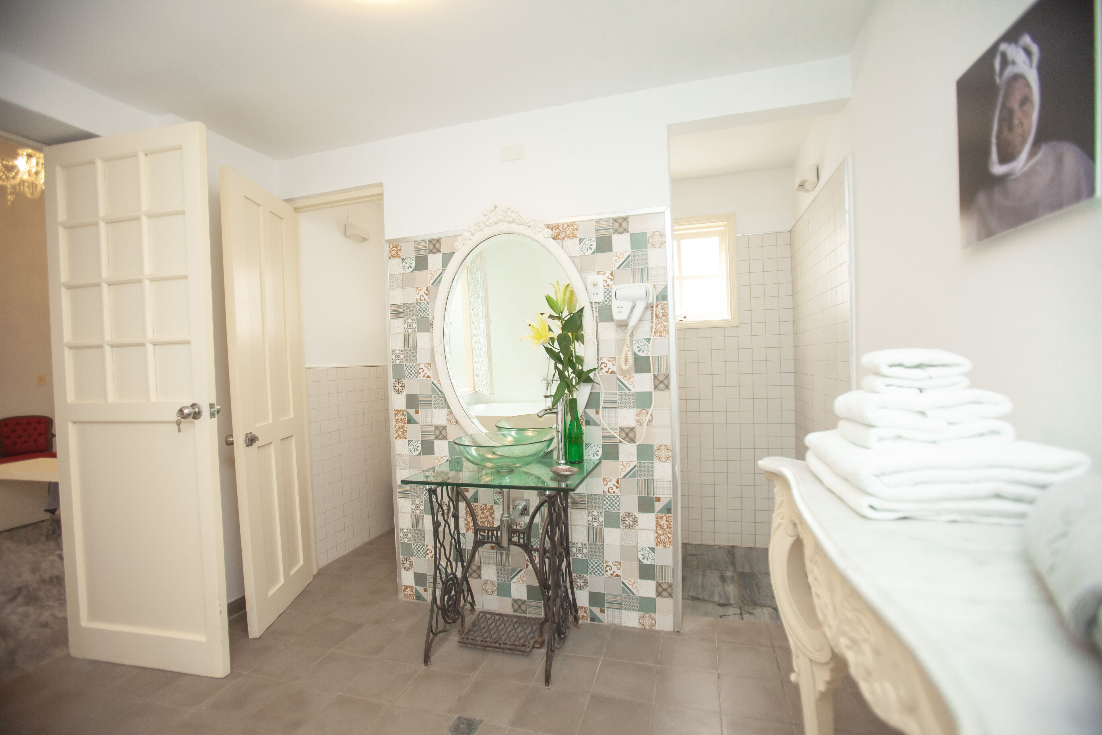 extra large room west | bathroom | designer toiletries, hair dryer, bathrobes, towels
