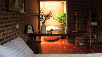 Deluxe Double Room | Minibar, individually decorated, desk, laptop workspace