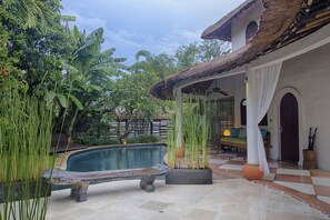 Outdoor pool, sun loungers