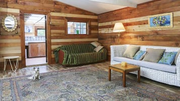 The Cabin | Living area