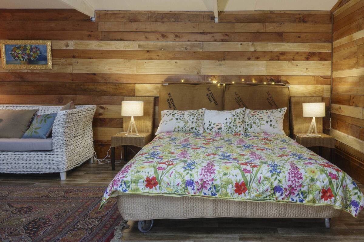 The Cabin | Premium bedding, Select Comfort beds, laptop workspace, soundproofing