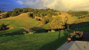 Mountain view - Tracy's Boutique BnB Farmstay (Wellsford)