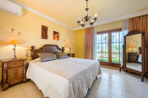 5 chambres, bureau, Wi-Fi, draps fournis