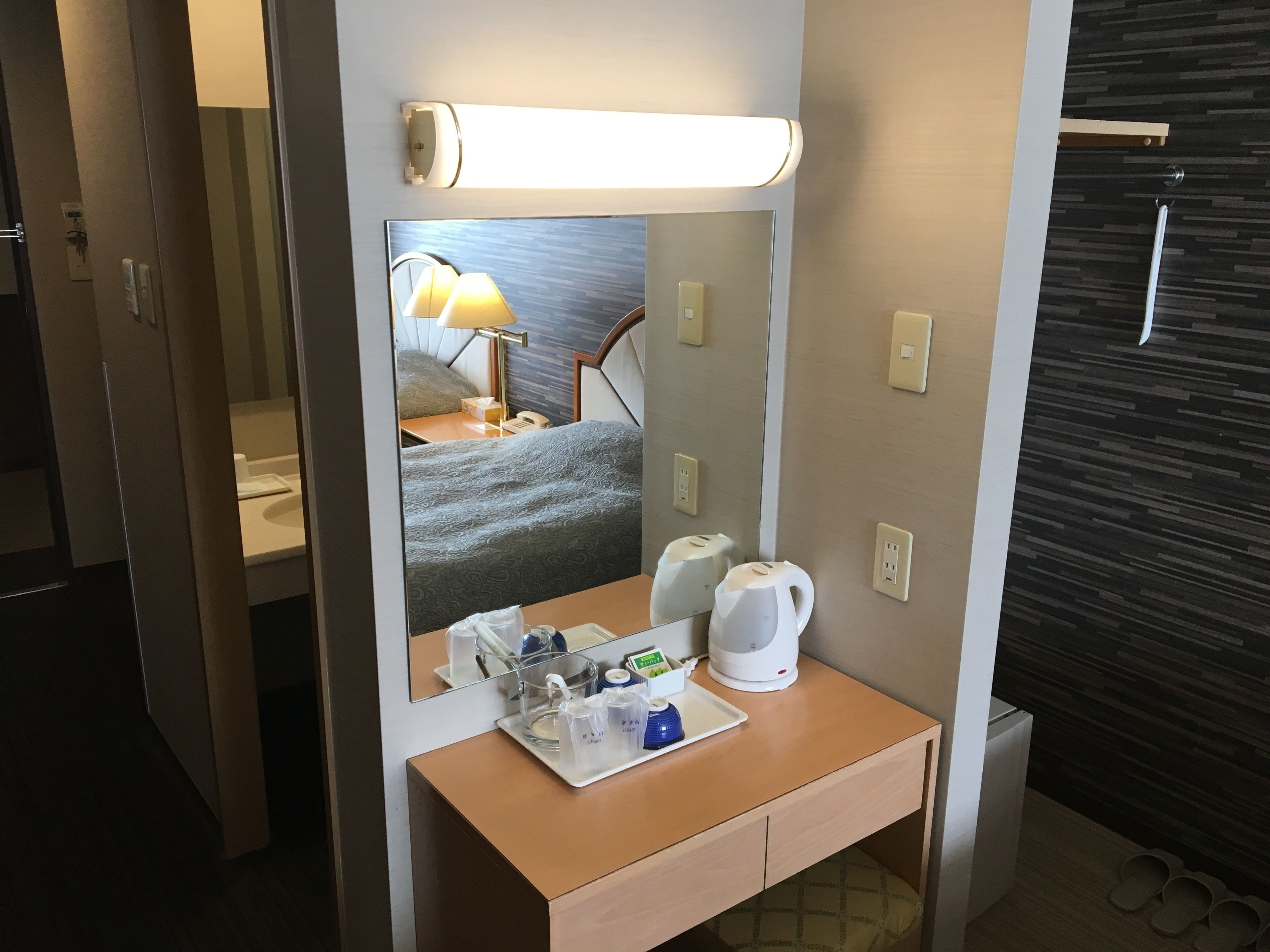 standard twin room, 2 bedrooms, non smoking | desk, laptop workspace, free wifi, bed sheets