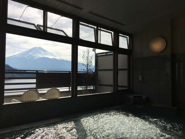 Tominoko Hotel - Lake Kawaguchi