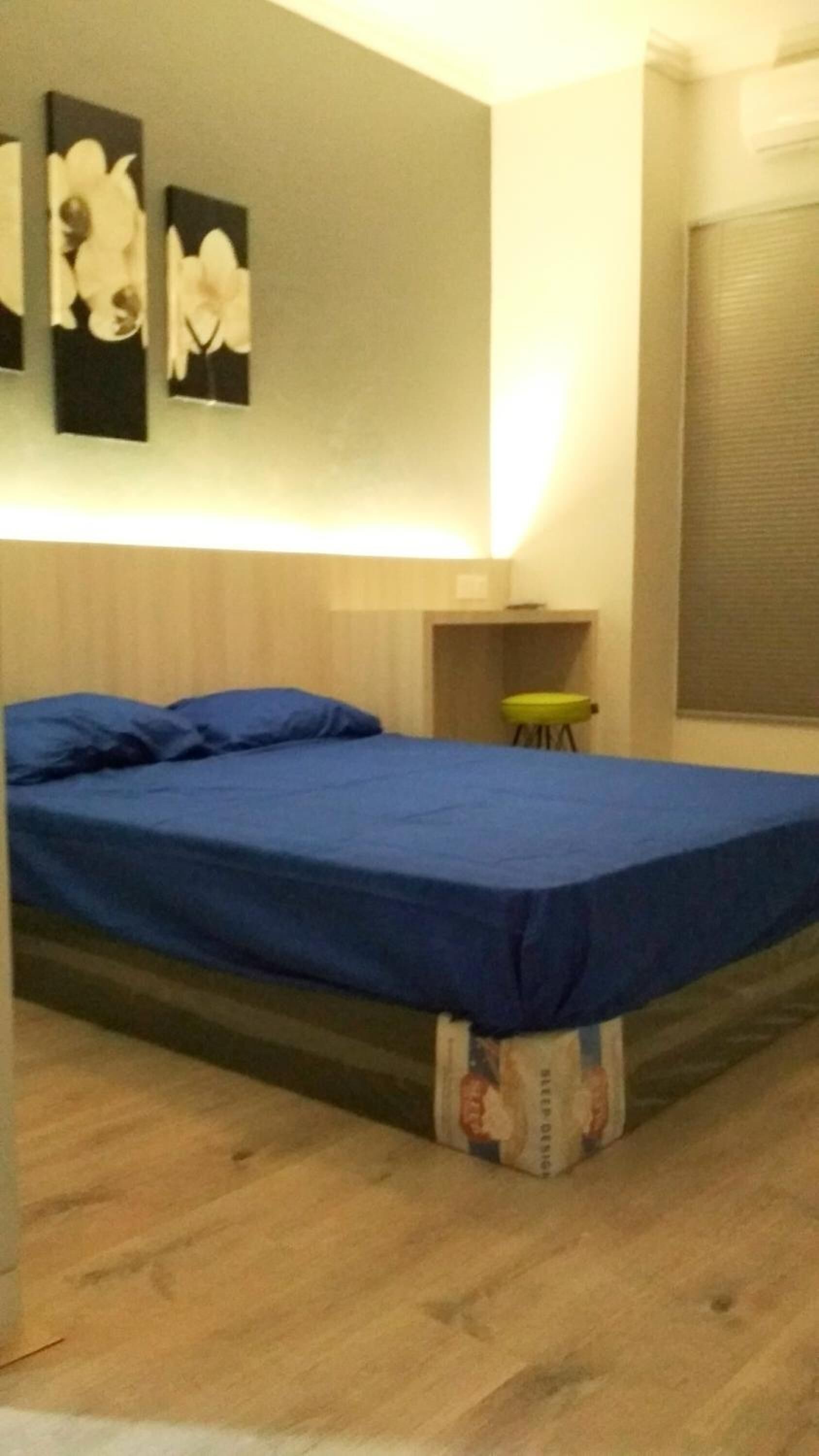 Ropa de cama de alta calidad y escritorio 