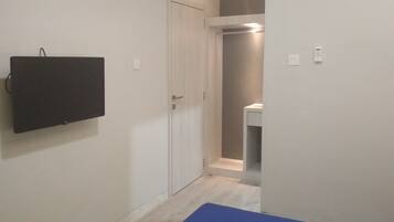 Habitación estándar, 1 cama Queen size, baño privado | Servicios de la habitación