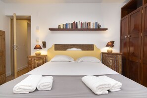 2 bedrooms, iron/ironing board, free WiFi