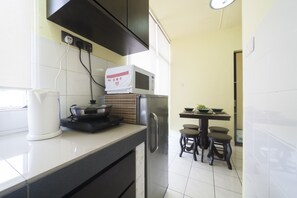Apartment, 2 Bedrooms | Private kitchenette - Summerbay Beach Resort Apartment (Papar)