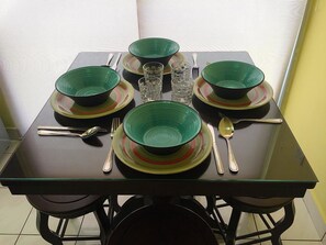 Apartamento, 2 habitaciones | Servicio de comidas en la habitación