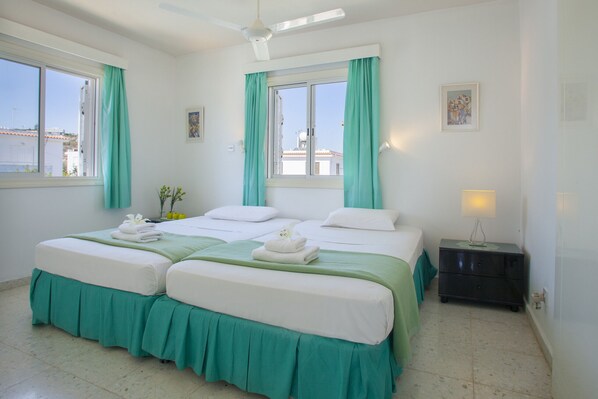 2 bedrooms, in-room safe, iron/ironing board, free WiFi