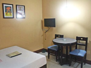 Standard Room | Room amenity - Vista Apartelle & Restaurant (Makati)