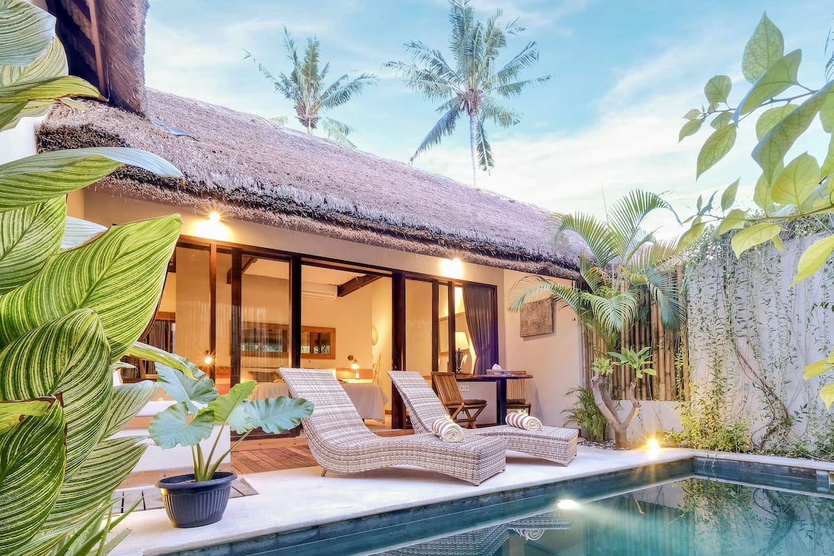 Vila, ensuite, pemandangan kolam renang (Motu) | Teras/patio