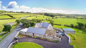 Exterior - A beautiful bungalow in the heart of the Burren (Doolin)
