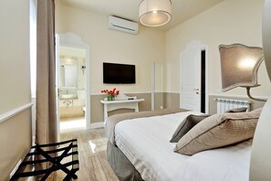 3 bedrooms, in-room safe, iron/ironing board, free WiFi