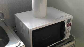 Apartment, 1 Bedroom | Microwave