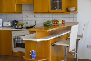 Appartamento, 3 camere da letto | Cucina privata | Frigorifero con congelatore, microonde, forno, piano cottura
