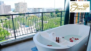 Deep-soaking bathtub - The Forest Hotel Pattaya (Pattaya)