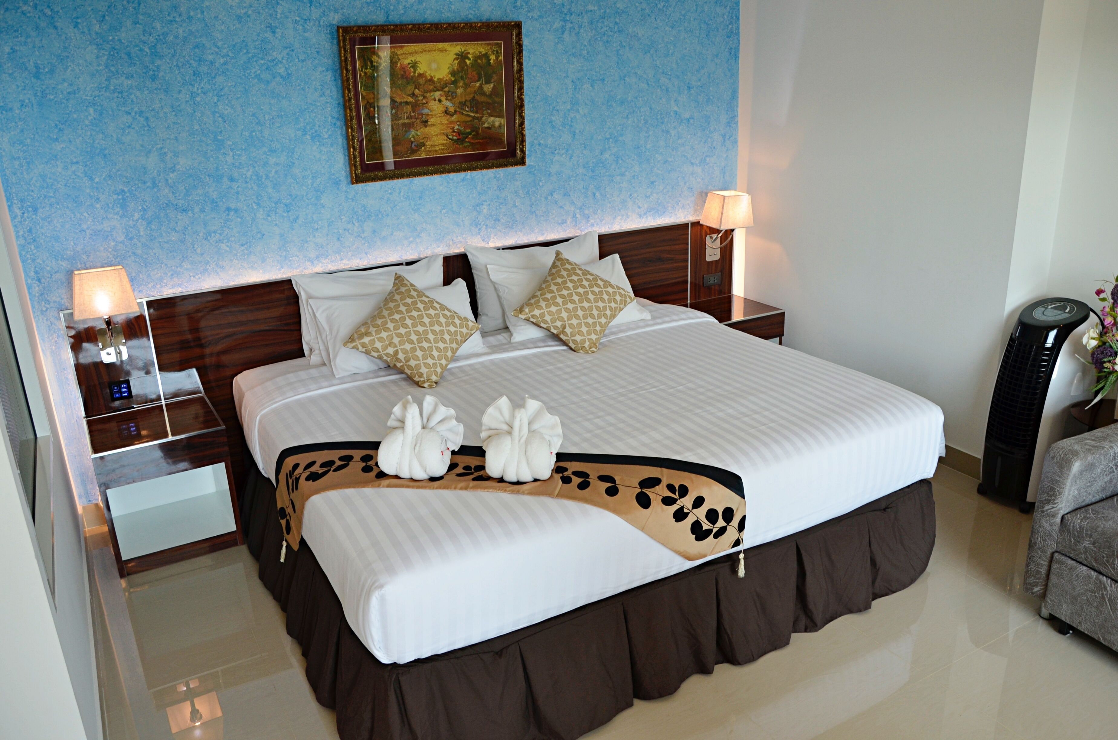 exclusive room | minibar, in-room safe, desk, blackout curtains