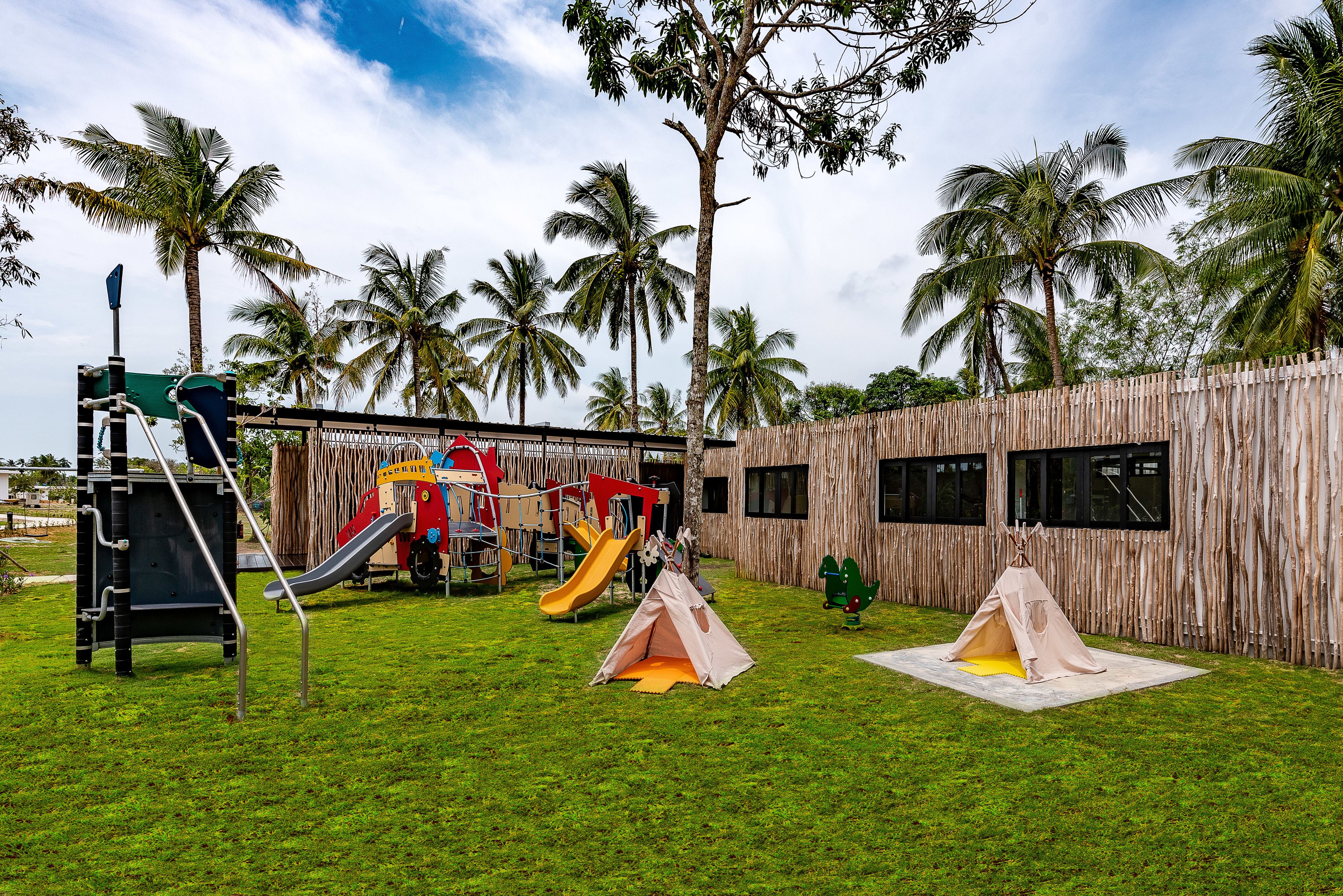 Área de juegos infantiles al aire libre