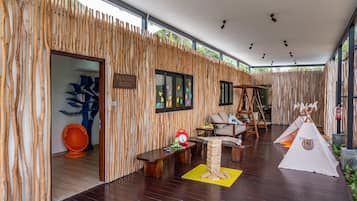 Área de juegos infantiles al aire libre