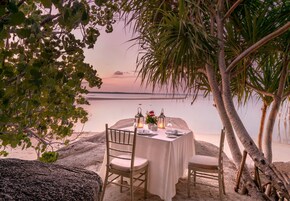 2 restaurants, breakfast served